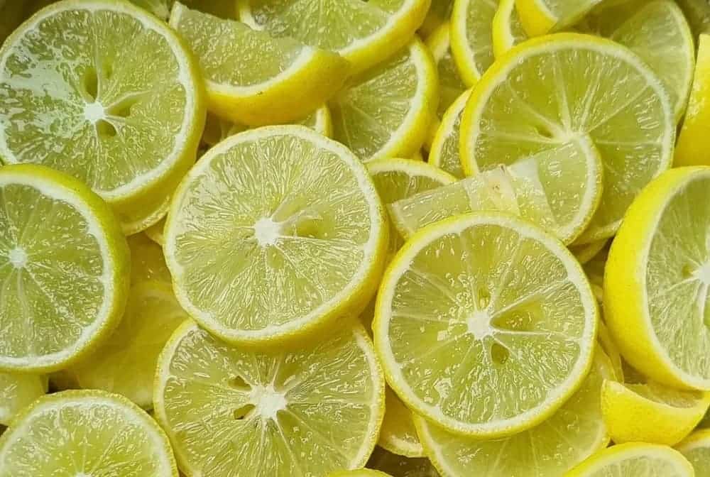 sliced lemon